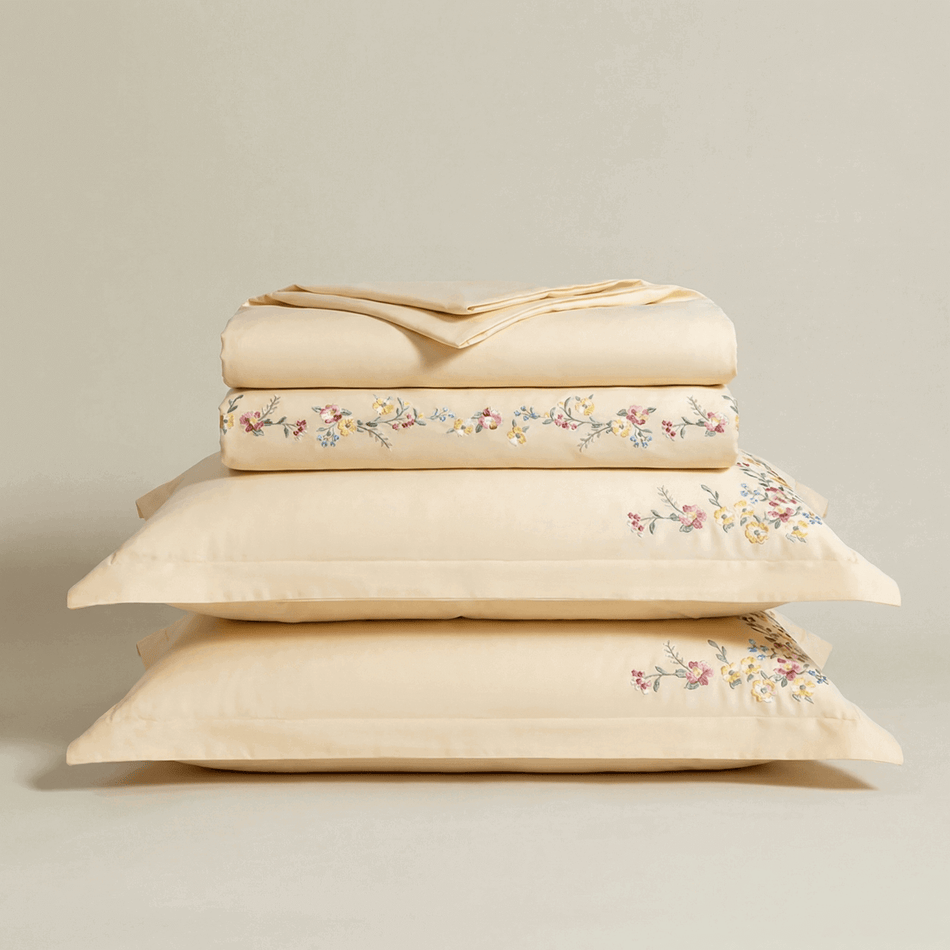 Puuvillasatiinist PREMIUM tikitud voodipesu Svilanit Roses